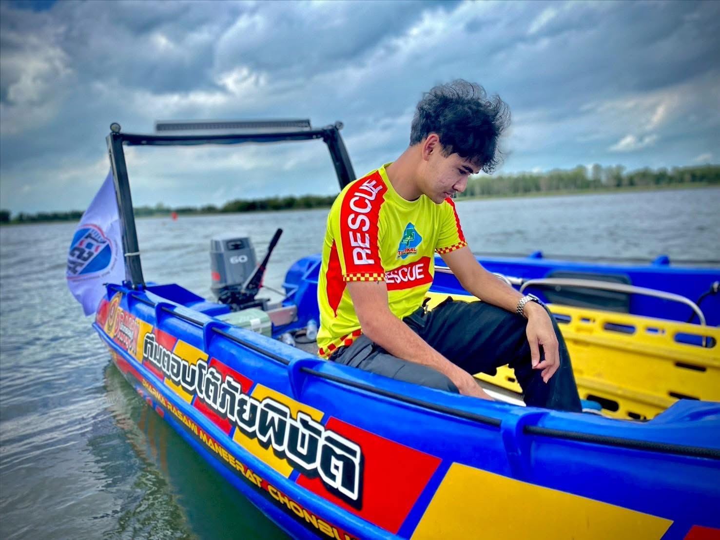 กู้ภัยทางน้ำ เรือกู้ภัย ทีมช่วยชีวิตทางน้ำ